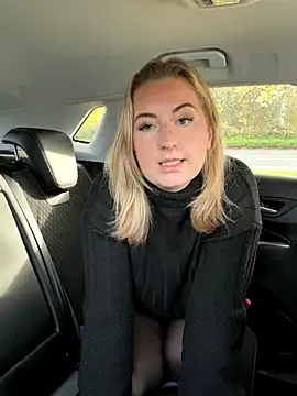 RebeccaSquirtsXXX's Webcam Live Show