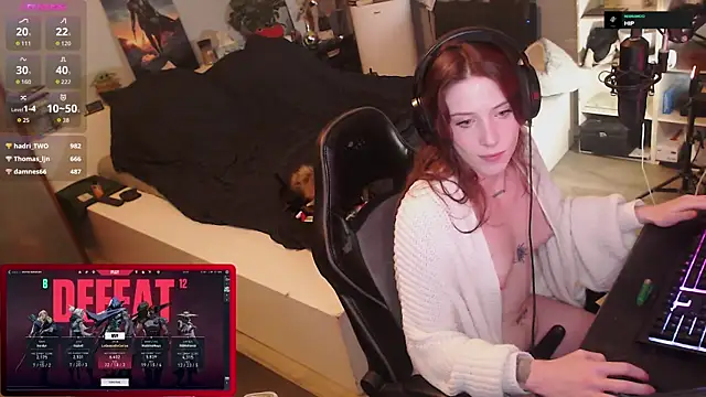 Порночат с Horny_Makima