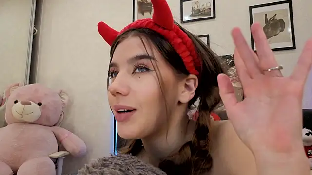 dolly_ll's Webcam Live Show