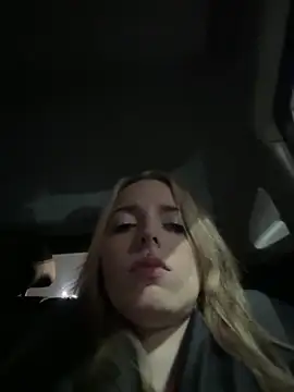 LoraaDoll's Webcam Live Show