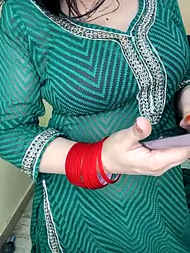 PRIYA_22's Webcam Live Show