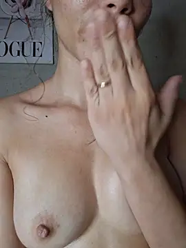 HelenHoltz's Webcam Live Show