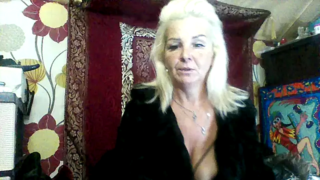 CassandraSandra44's Webcam Live Show