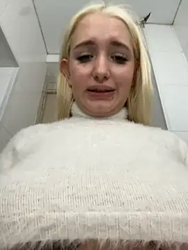 Milkyy_wway's Webcam Live Show