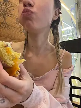 Lia__Love's Webcam Live Show