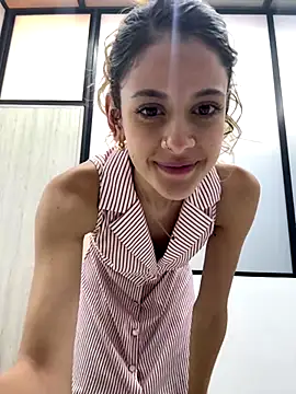 alana15's Webcam Live Show