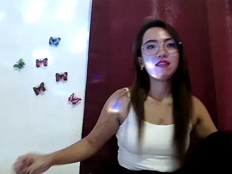 yourloving_maris's Webcam Live Show