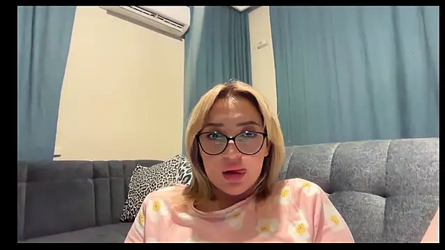 yaprakmericc's Webcam Live Show