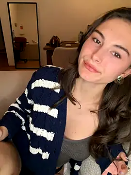 Порночат с SophiiaStarr