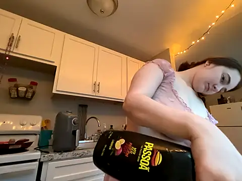 Snowbunnycake_131's Webcam Live Show