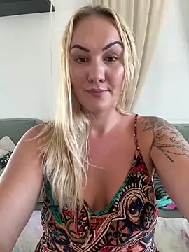 Порночат с NastyMilf_