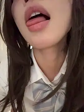 Yiyi-707's Webcam Live Show