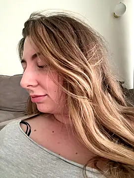 curvyflawless's Webcam Live Show