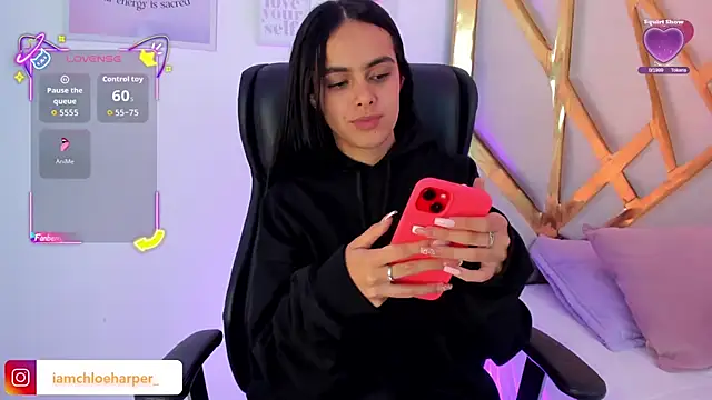ChloeHarper_'s Webcam Live Show