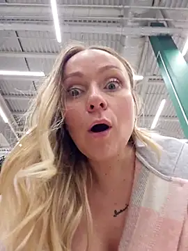 Bondgirl_013's Webcam Live Show