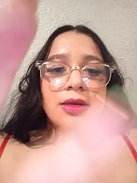 Порночат с Leslydeleon23