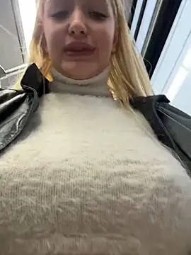 Milkyy_wway's Webcam Live Show