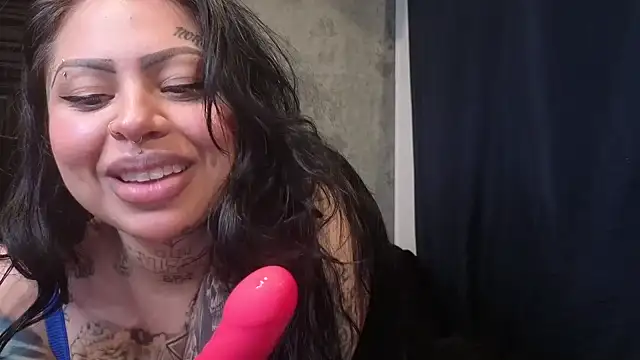 chicanachic13's Webcam Live Show