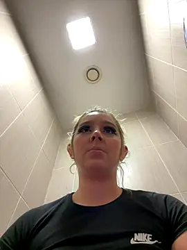 Порночат с hotamanda01