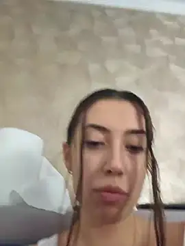 Virggin_Squirt's Webcam Live Show