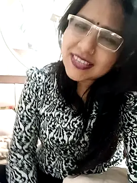 urvashi01224 Webcam-Liveshow