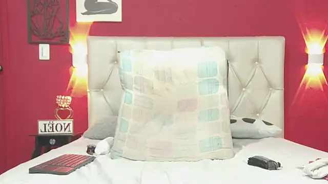 Karol_hot25's Webcam Live Show