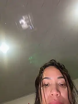 SQUIRTINGQUEEN11's Webcam Live Show