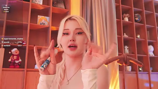 hyun_chia's Webcam Live Show