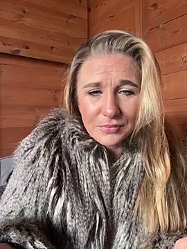 MimiMaee's Webcam Live Show