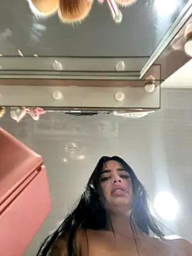 perla_kem_'s Webcam Live Show