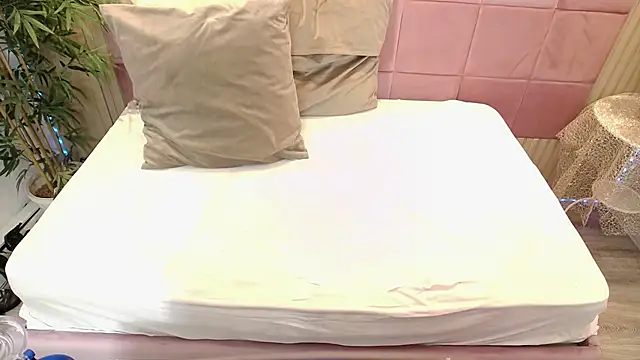 SpicyCarlaXX's Webcam Live Show