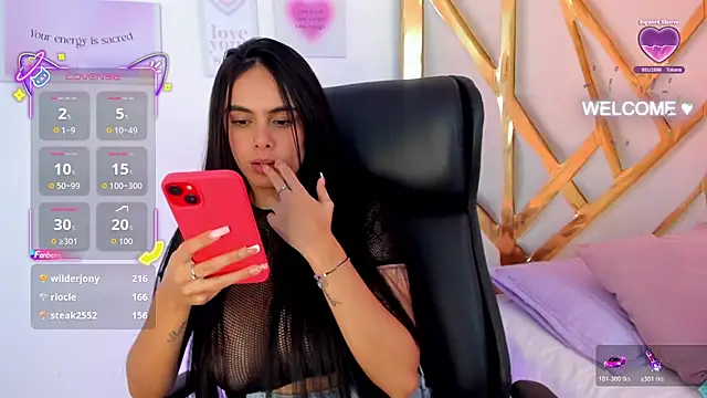 ChloeHarper_'s Webcam Live Show