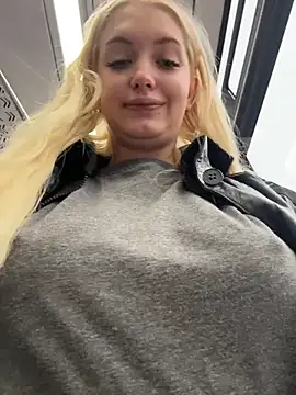 Milkyy_wway's Webcam Live Show