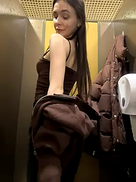 MilaBee's Webcam Live Show