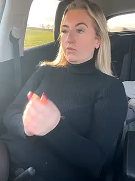 RebeccaSquirtsXXX's Webcam Live Show