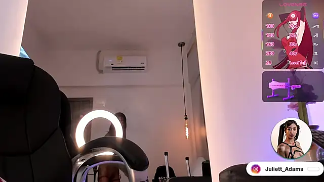 Juliett_Adams_'s Webcam Live Show