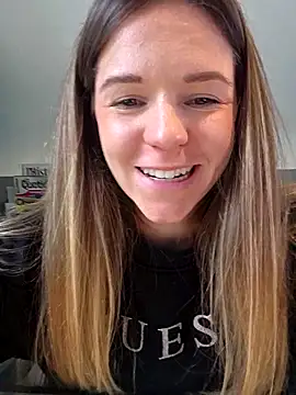 lucie_mehott's Webcam Live Show