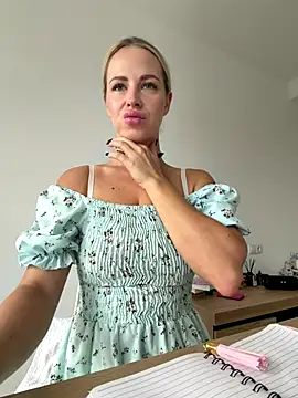 streetdoll's Webcam Live Show