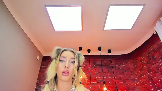 ChristynaRoss's Webcam Live Show