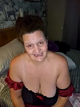 MissQueenBeex's Webcam Live Show