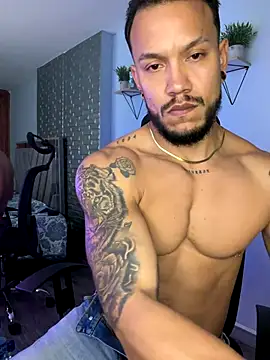 ARON_TAYLER01's Webcam Live Show