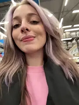 LoraaDoll's Webcam Live Show