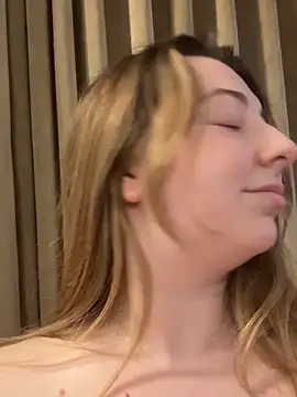 curvyflawless's Webcam Live Show