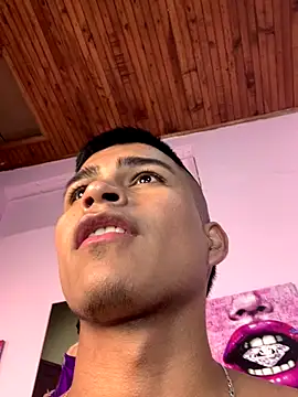 Порночат с Emiliano_Reyes