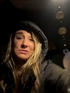 MimiMaee's Webcam Live Show