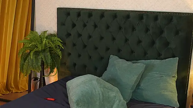 VitoriaCarusso's Webcam Live Show