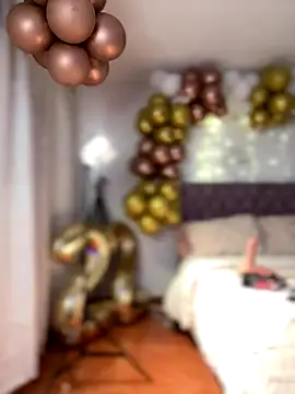 Samantha_e2's Webcam Live Show