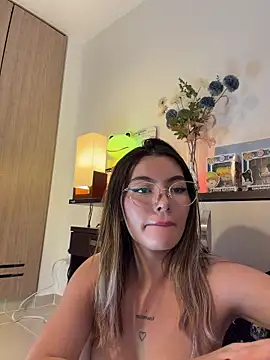 Your_Honeey's Webcam Live Show