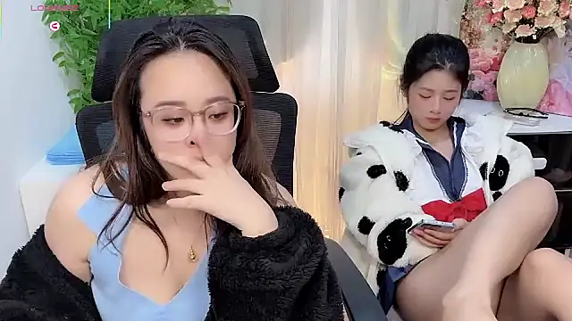 NEWONETO's Webcam Live Show